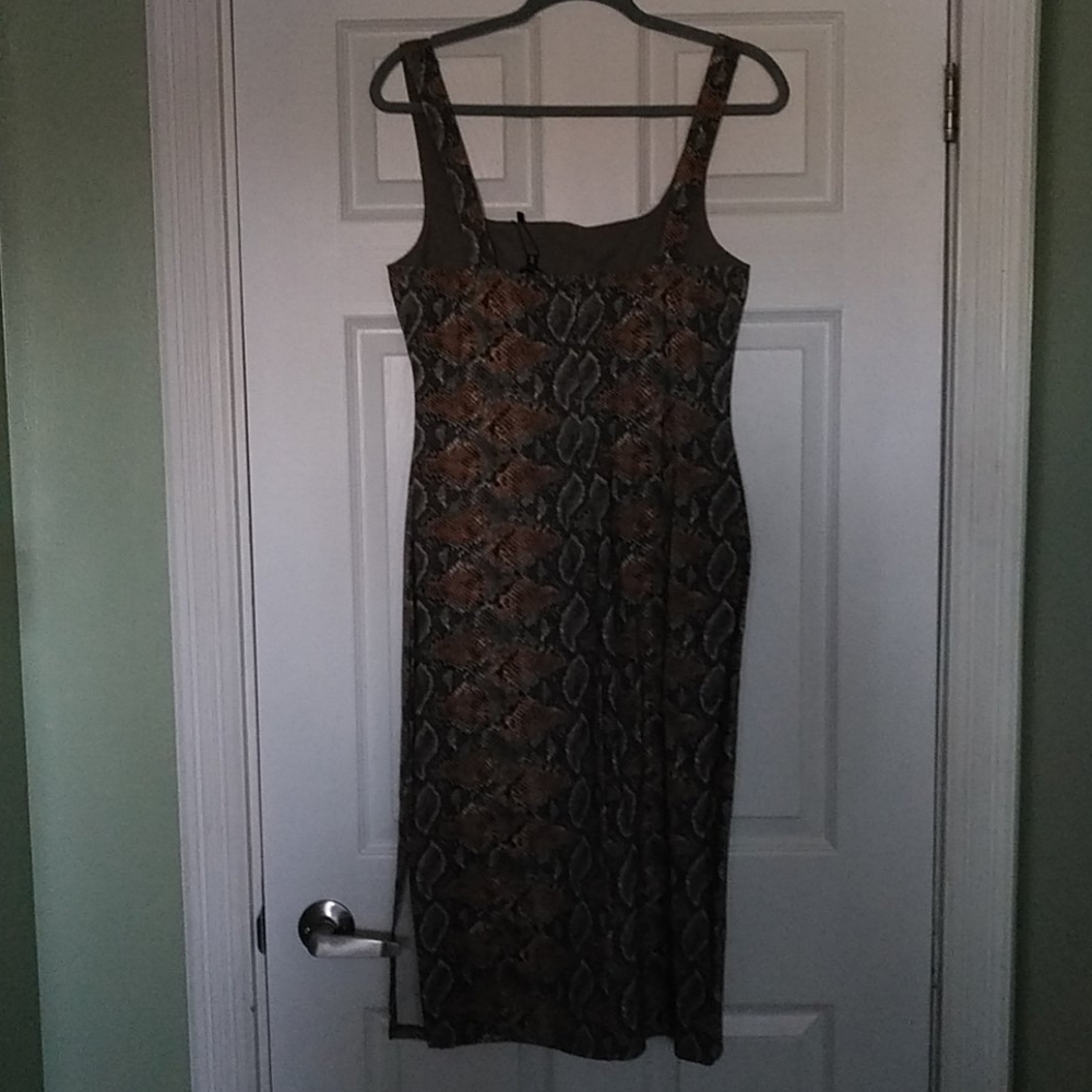 Dress - Picture 2 of 5